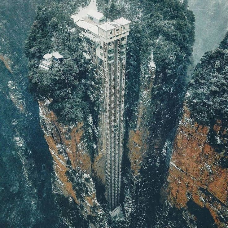 6. Самый высокий лифт в мире