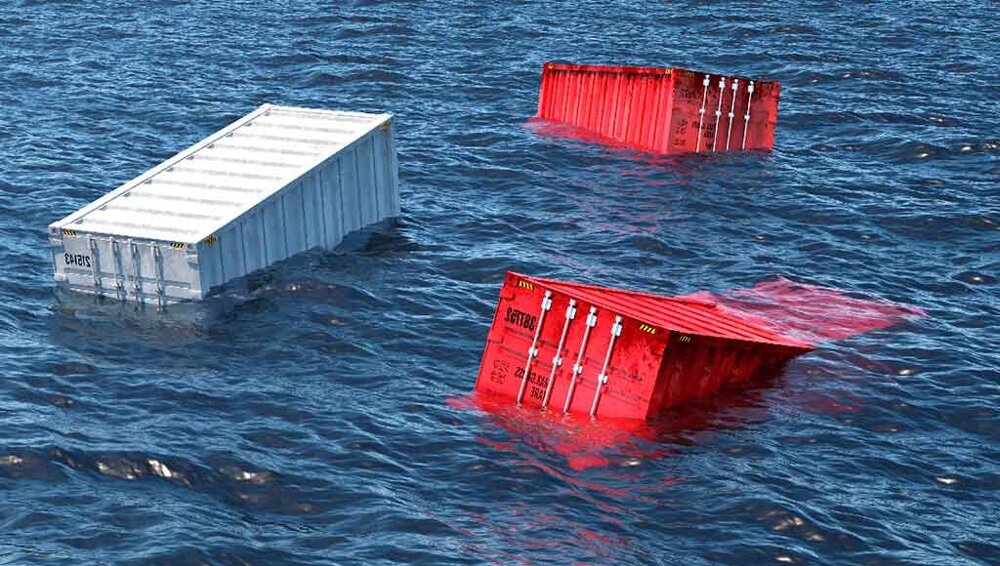 Что происходит, когда грузовой контейнер падает с корабля? Его возвращают или бросают в океане?