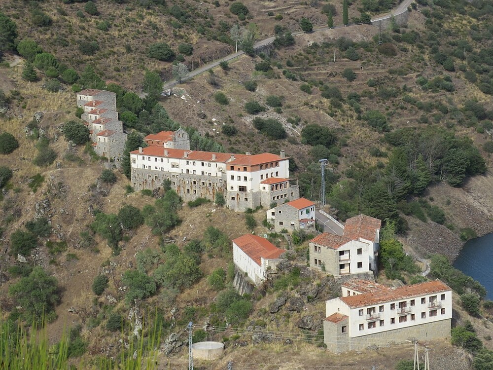 По цене квартиры: в Испании выставили на продажу целую деревню