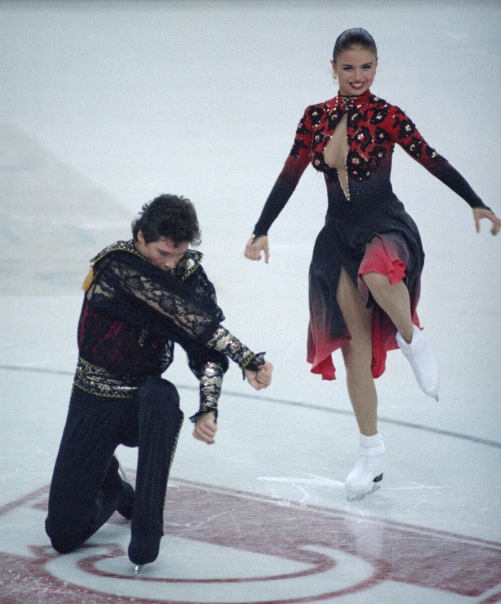 Анна Семенович и Владимир Федоров во время выступления во дворце спорта «Сокольники», 1996 год