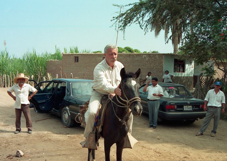 Леонид Якубович во время съемок программы «Клуб путешественников» в Перу, 1997 год