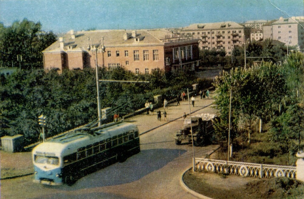  Киров, Октябрьский проспект, вид в районе кинотеатра "Алые паруса", 1965 - 1967 годы.