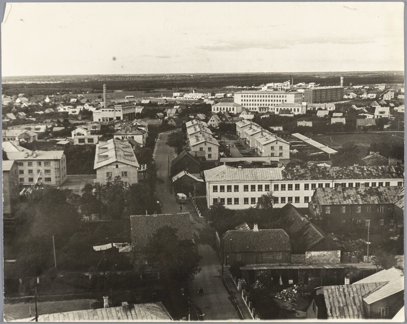 1970-е. Вид на Кингисепп (сейчас Курессааре) с одной из водонапорных бешен. Эстонская ССР.