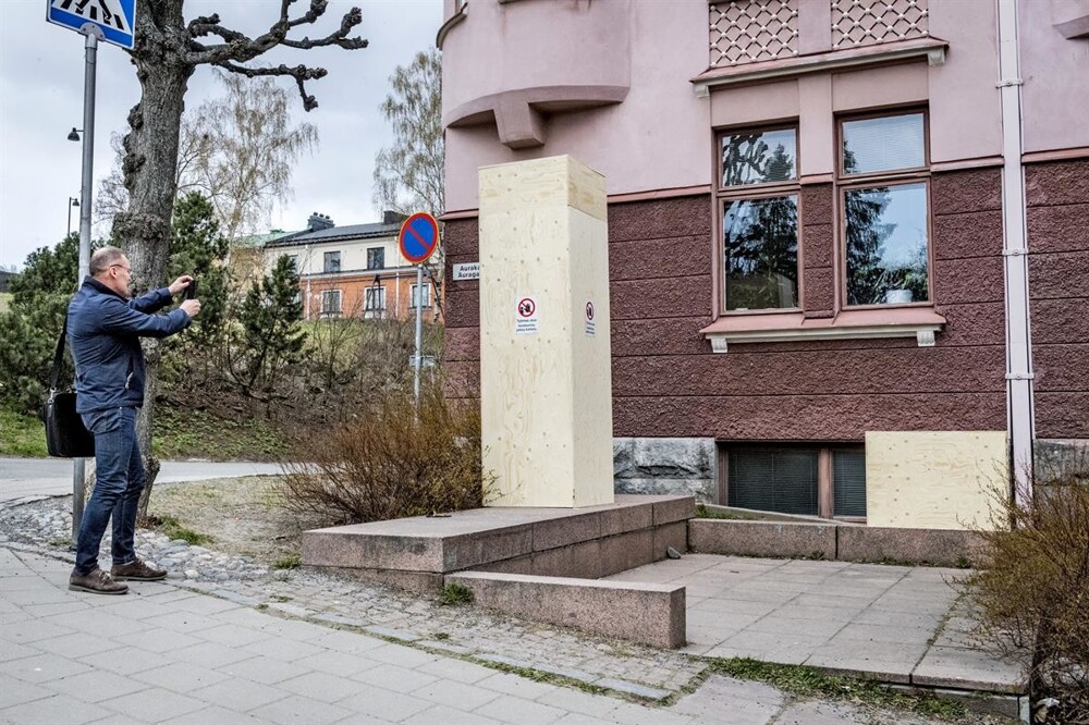Суд в Финляндии отменил решение мэра о сносе памятника Ленину