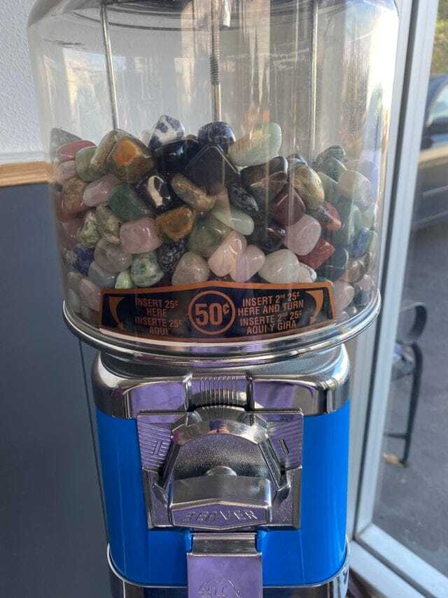 Этот автомат за 50 центов выдаст вам просто интересные на вид камни