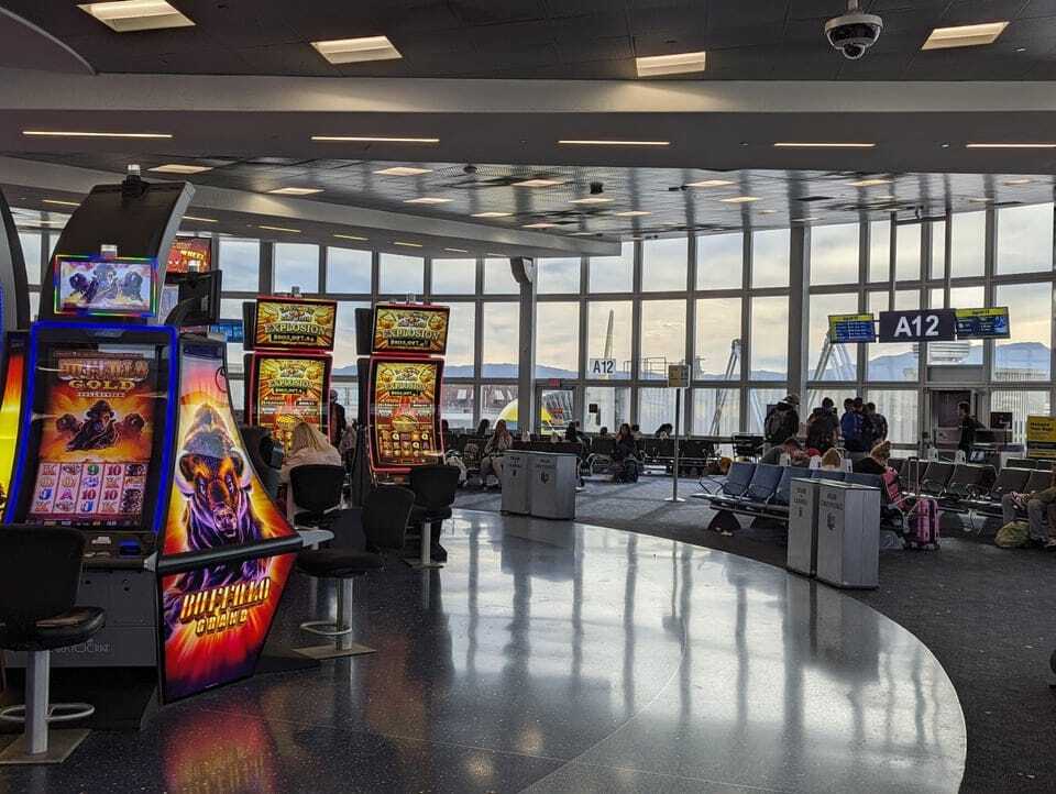 В Лас-Вегасе можно начать играть в азартные игры сразу после выхода из самолета
