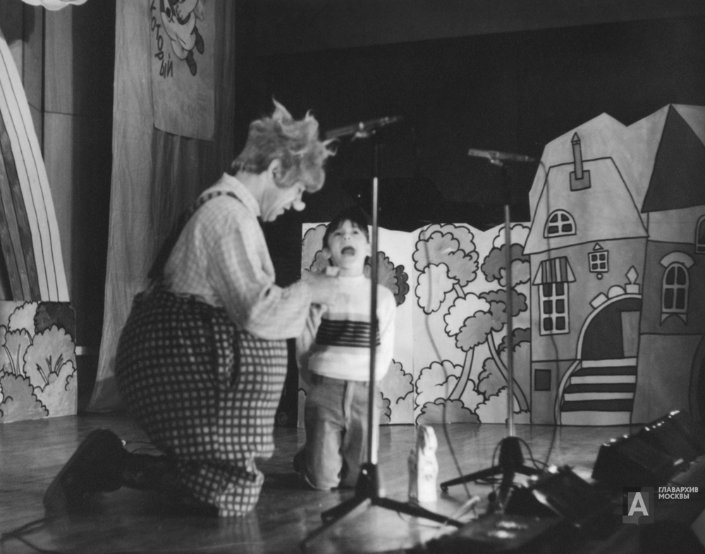Спартак Мишулин в роли Карлсона в спектакле «Малыш и Карлсон», 1987 год