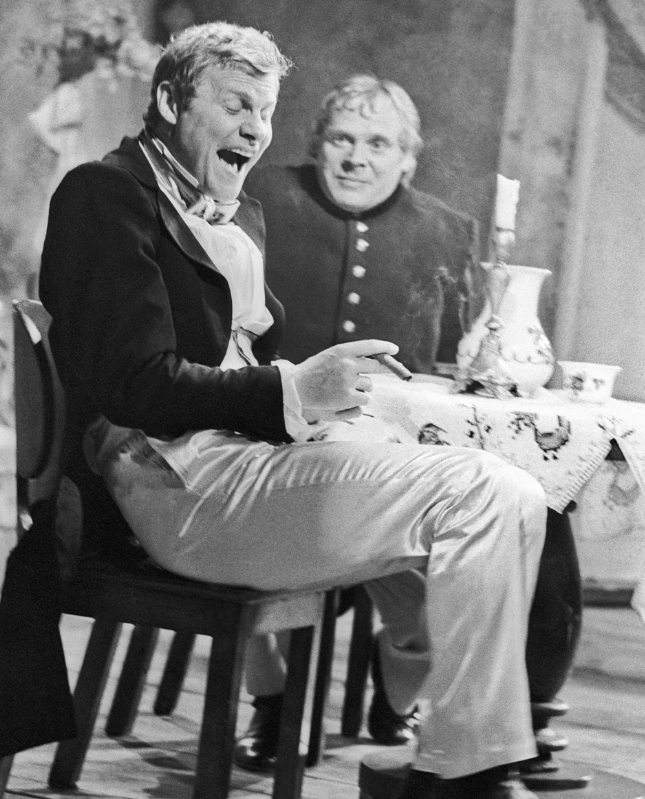 Виталий Соломин в спектакле «Ревизор» в постановке Малого театра, 1982 год