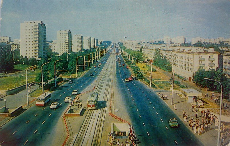 Уфа, проспект Октября, остановка Универмаг "Уфа", 1980-е годы.