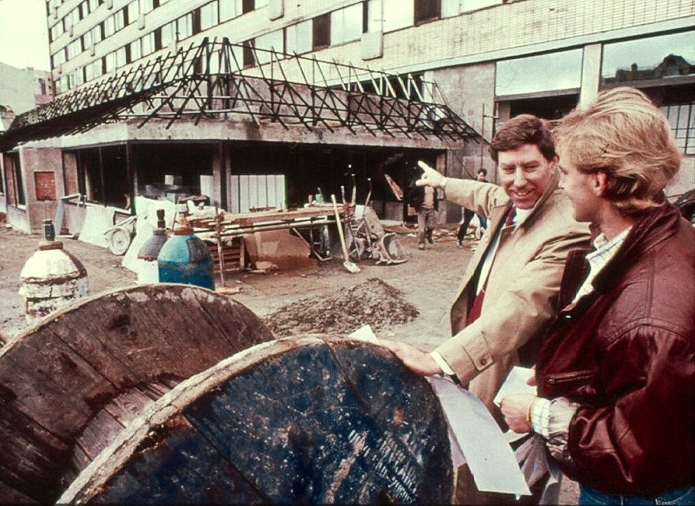 В 1989 году в Москве на Пушкинской площади начали строить самый первый Макдоналдс в СССР.
