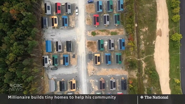 Канадский миллионер построил 99 домов для бездомных