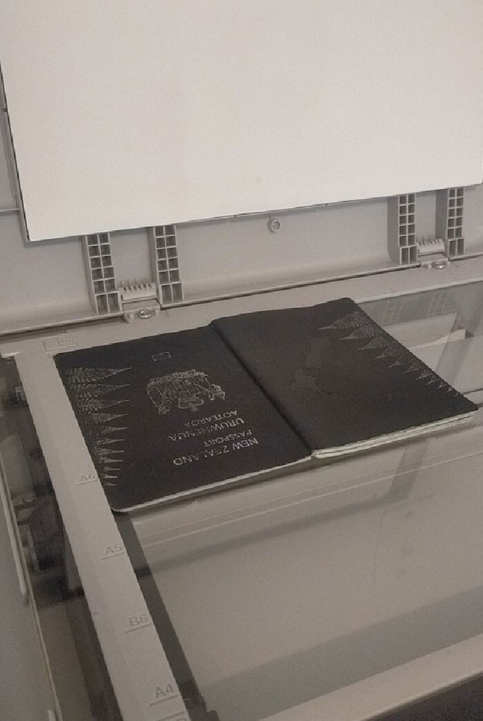 17. «Я потерял паспорт два года назад и с тех пор использовал PDF-скан в качестве замены. Вот где я нашел свой паспорт сегодня»