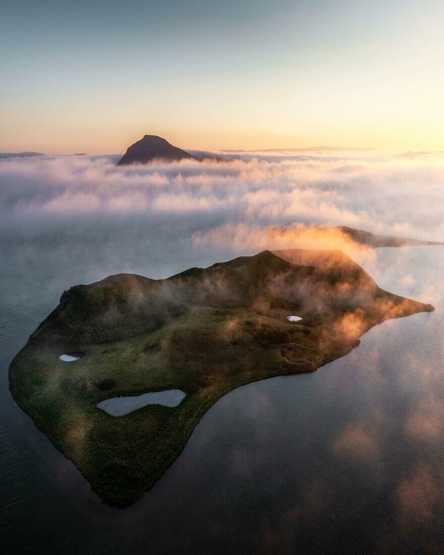 21. Озеро Миватн, Исландия