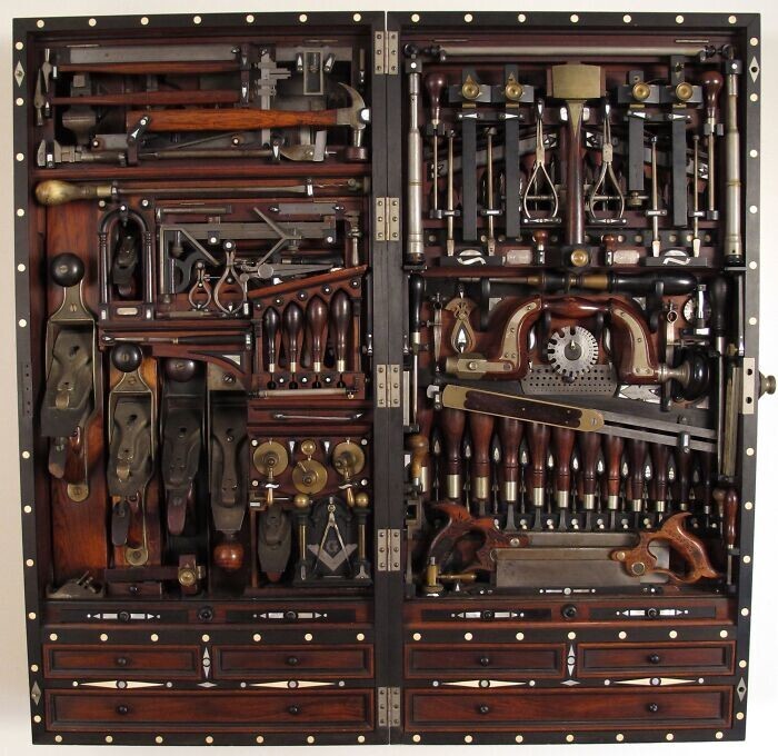 9. Сундук с инструментами Генри О. Студли (1838-1925), мастера по изготовлению органов и фортепиано