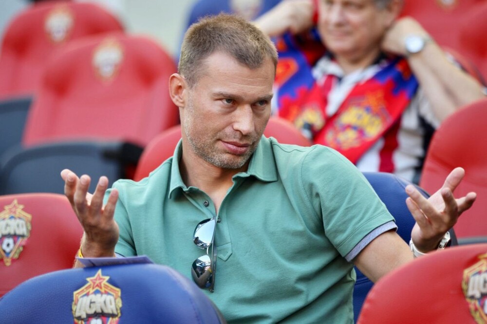 Бывший капитан сборной по футболу Березуцкий призвал российских спортсменов уезжать из страны