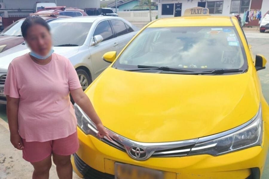 Женщина угнала такси после отказа водителя в интимной близости