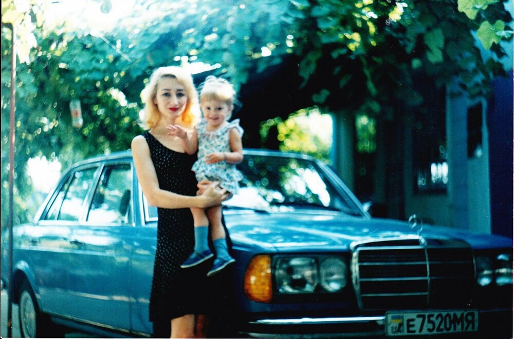 Молодая мама,1990-е