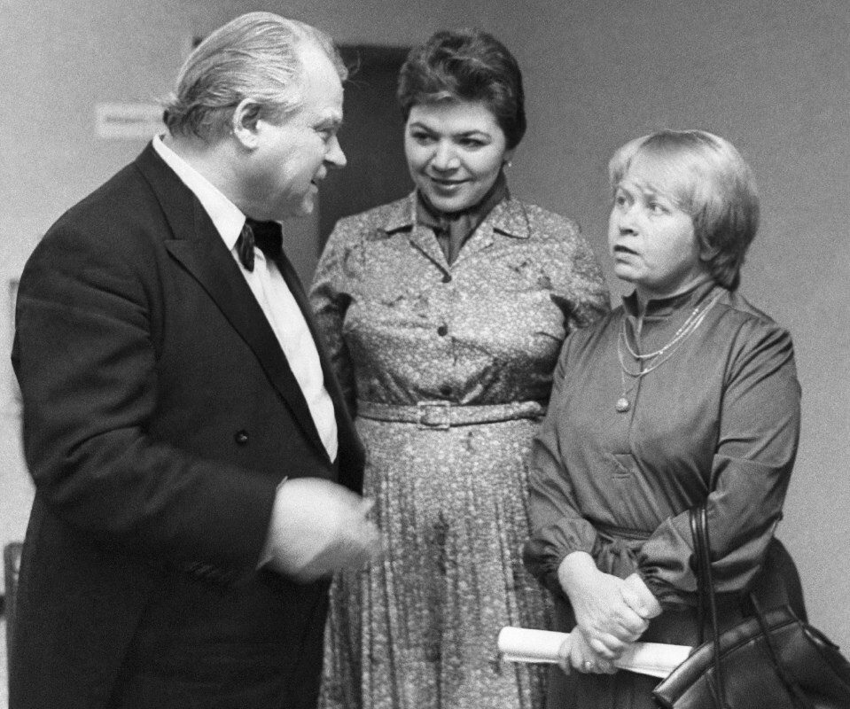 Прекрасные и талантливые Тихон Хренников, Майя Кристалинская и Александра Пахмутова, 1982 год.