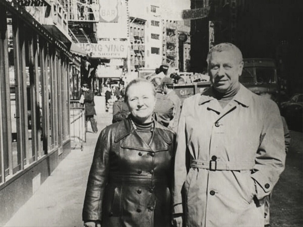 Анатолий Папанов с женой Надеждой Каратаевой