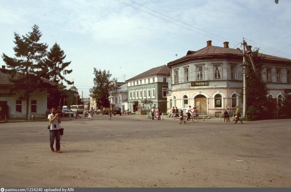 Торопец, Калининская (Тверская) область. Базарная площадь, 1990-1991 годы.