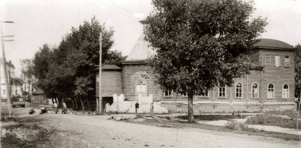Стародуб, Брянская область. Районный дом культуры (здание ныне не существует), 1945 год.