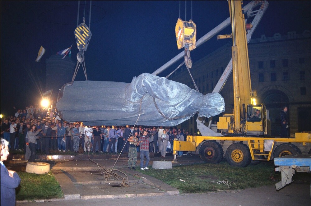 22 августа 1991 года, снос памятника Дзержинскому.