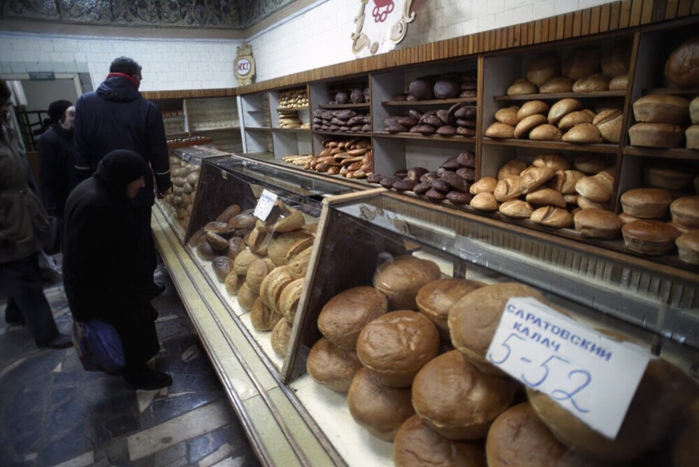 Ноябрь 1991 года - цена на хлеб поднялась выше 5 рублей. 
