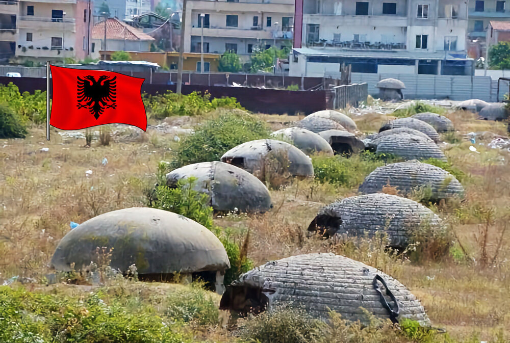 Каждой паре по бункеру: зачем Албания построила у себя 750 тысяч убежищ?