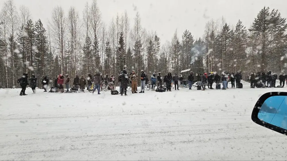 200 мигрантов не смогли попасть в Финляндию и решили остаться в России