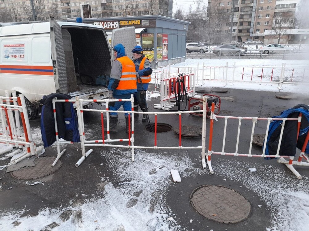 ДТП, пробки и холод в квартирах: в Питер снова нагрянула зима