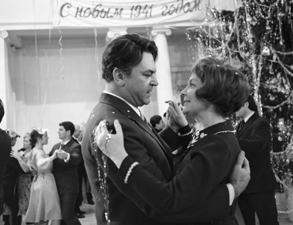 Сергей Бондарчук и Ирина Скобцева на съемках фильма «Выбор цели» режиссера Игоря Таланкина, 1974 год