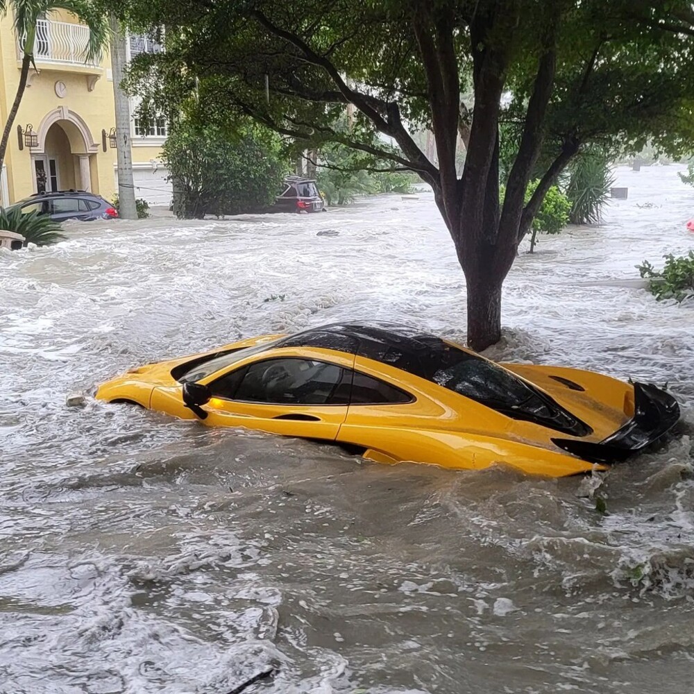 14. Mclaren и ураган "Иан" в Майами