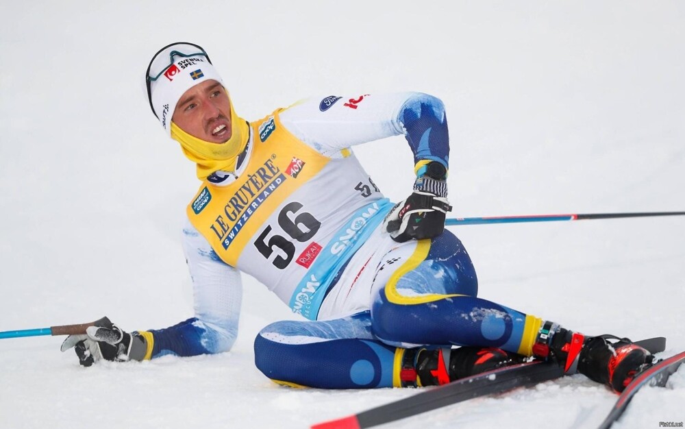 Шведский лыжник Калле Хальверсон столкнулся с необычным происшествием на этап...