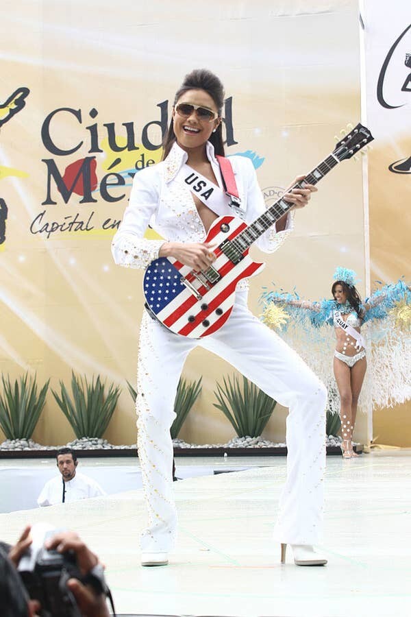 В 2007 году Мисс США нарядилась в Элвиса