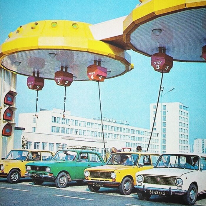 7. Автозаправка в СССР, конец 1970-х - начало 1980-х годов