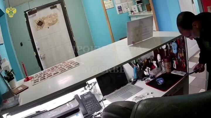 Житель Подмосковья украл телефон в столичном хостеле