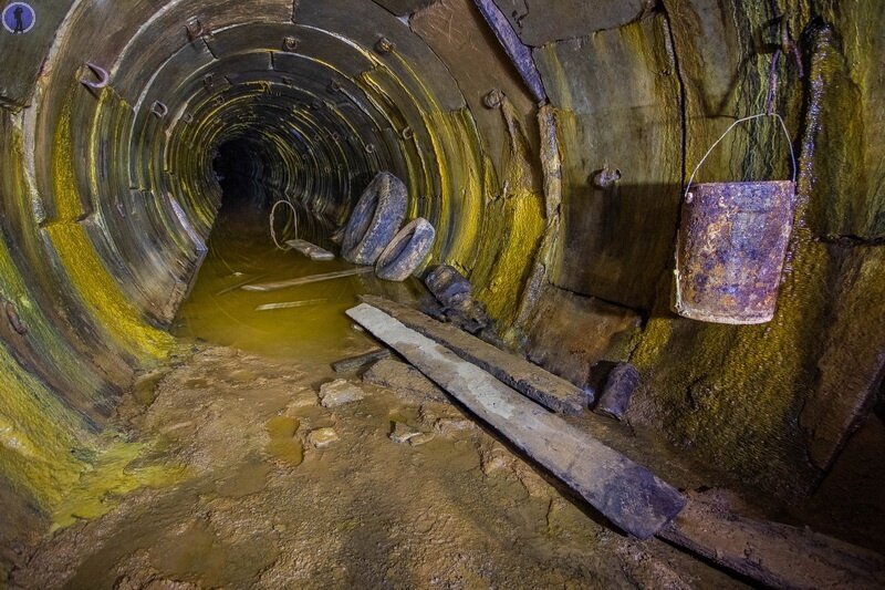 Знаменитый заброшенный недостроенный тоннель на глубине 27 метров