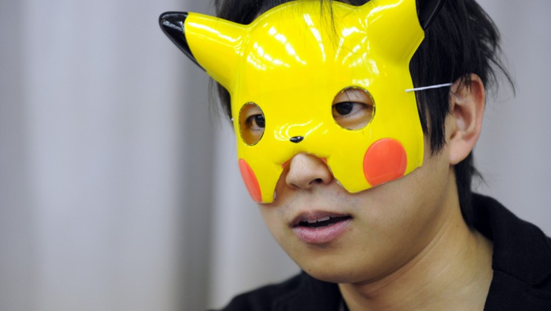 Японцы ходят на свидание в масках