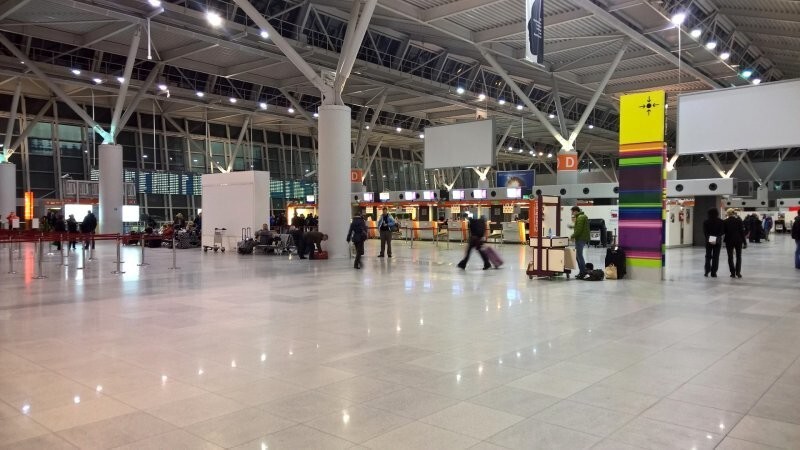Россиянку закрыли в аэропорту Варшавы, забрав паспорт