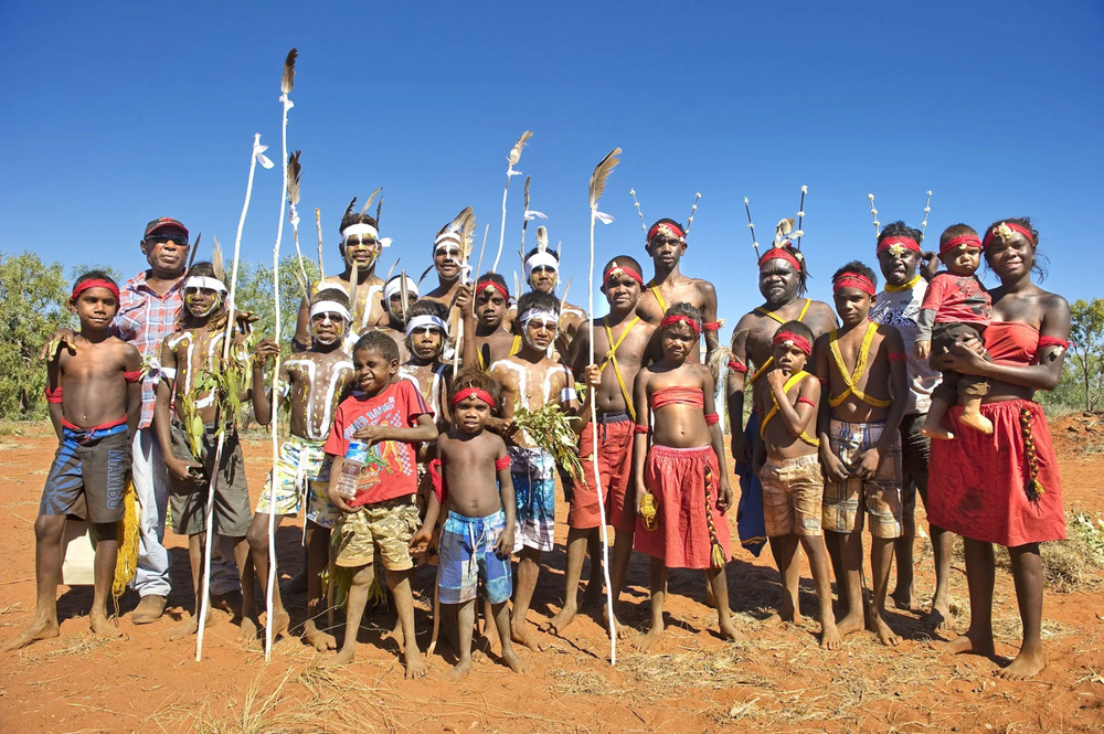 Почему у коренных австралийцев кожа черная, а у коренных новозеландцев — светлая?