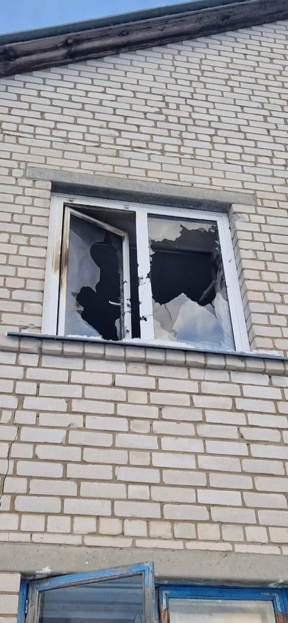 «Мне нечего терять!»: в Рязанской области мужик заперся в доме и застрелил приехавшего на вызов полицейского