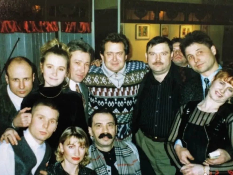 8. Юрий Стоянов, Илья Олейников и Михаил Круг в одной компании, 1990-е годы