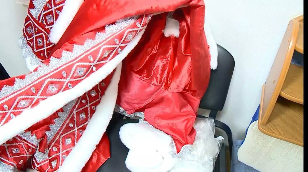 Мужчина украл костюм Деда Мороза, чтобы поздравить родственников