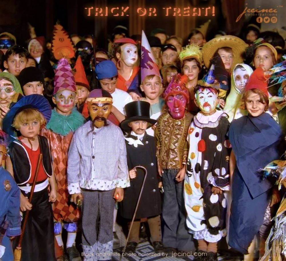 19. Дети на вечеринке в честь Хэллоуина, Мэдисон, штат Висконсин, 1931 год