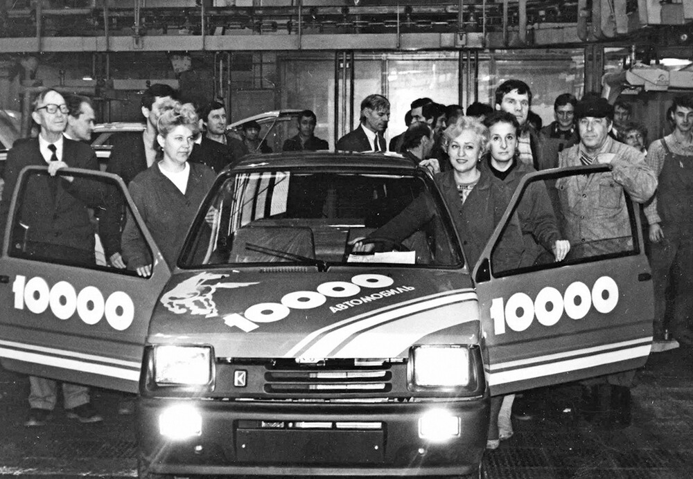 10000-ный автомобиль "Ока", 4 декабря 1992 года.