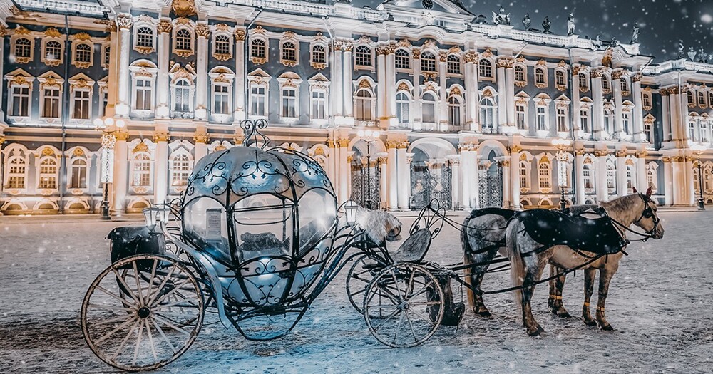 Экскурсия в новогоднюю ночь: зимняя романтика Питера влечет туристов со всей страны