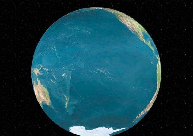 Так выглядит Земля с непривычного ракурса — со стороны Тихого океана