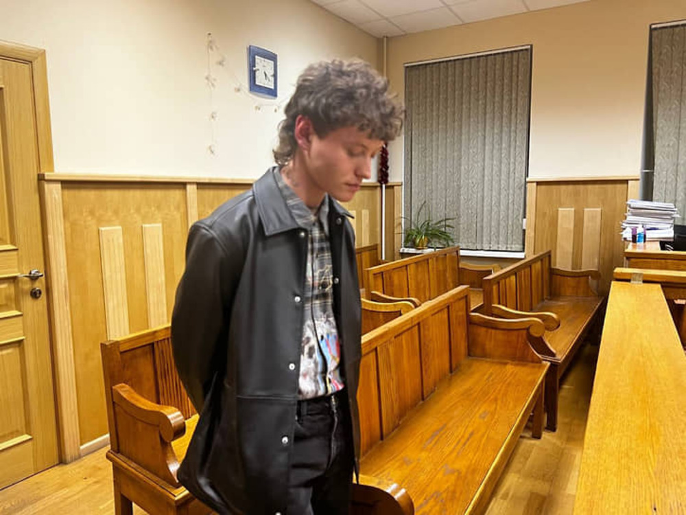 «Конечно, он должен понести наказание»: на вернувшегося в Россию певца Шарлота завели четвёртое уголовное дело