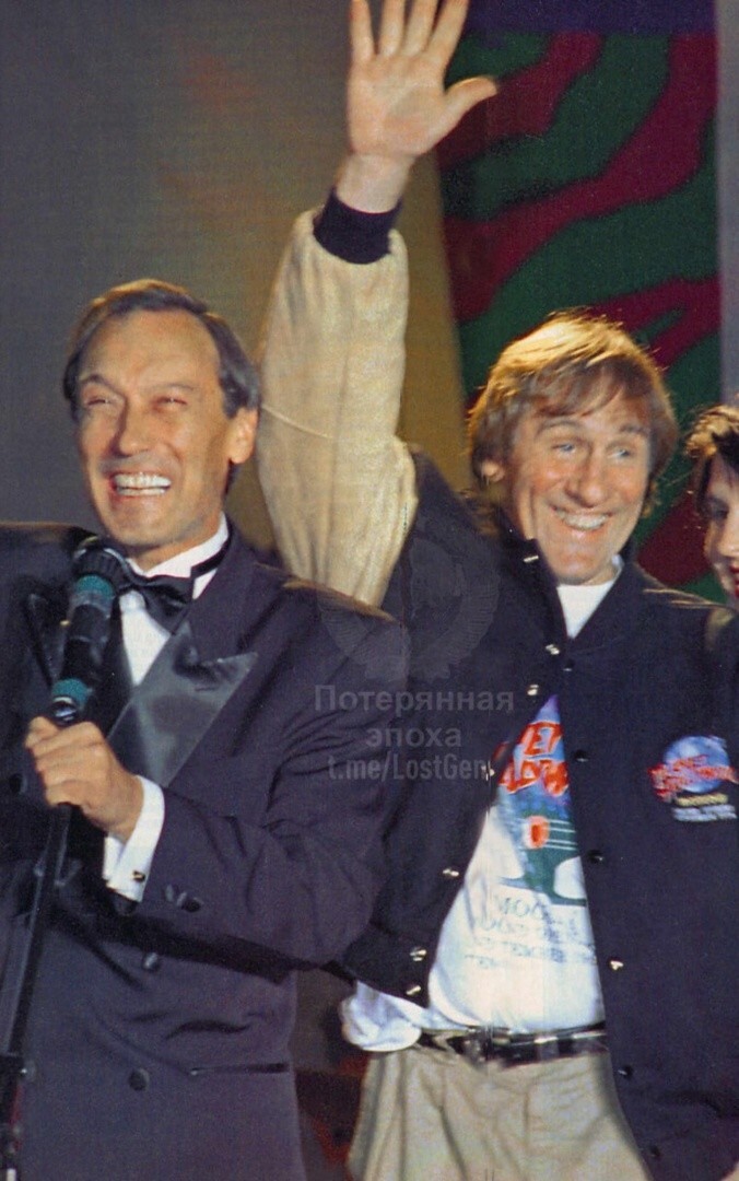 Олег Янковский и Жерар Депардьё на открытии ресторана "Планета Голливуд", Москва 1996 год