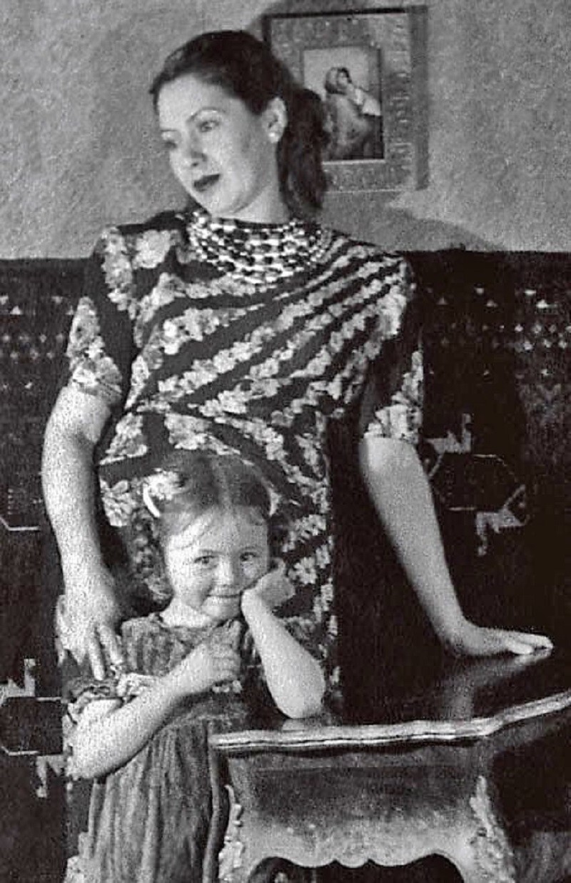 Наташа Селезнева с мамой Еленой Семеновной
